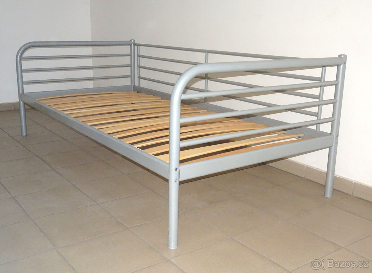 Kvalitní, pevná, kovová postel. Bezvadný stav - 7