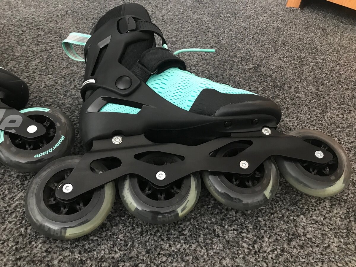 KOLEČKOVÉ BRUSLE - 7