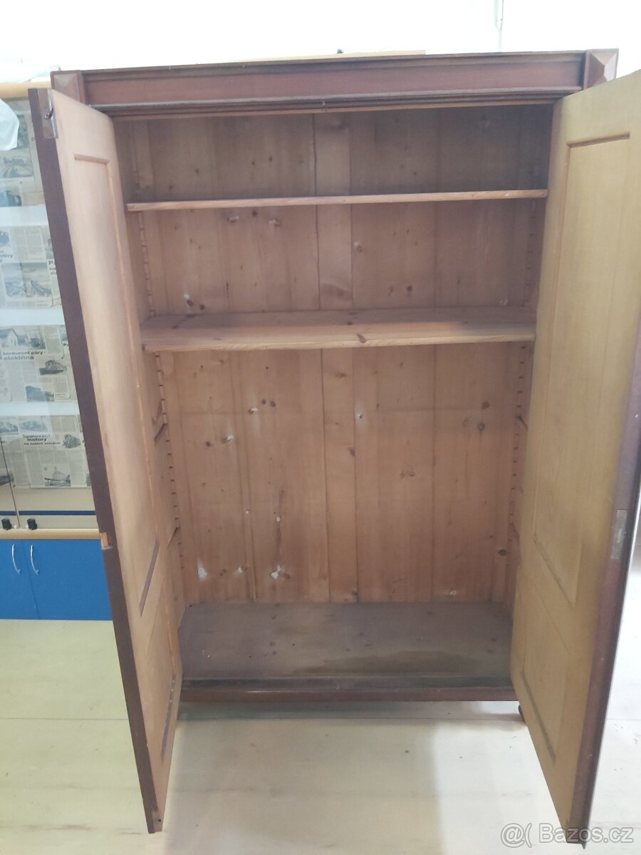 Starožitná skříň - 7