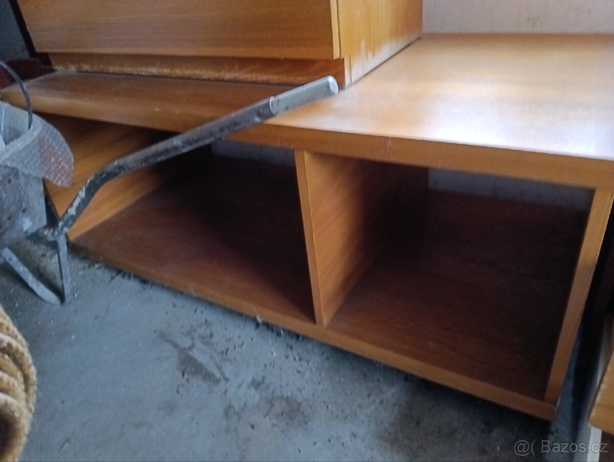 Skříňky 60cm, dýha jilm, stav dobrý, - 7