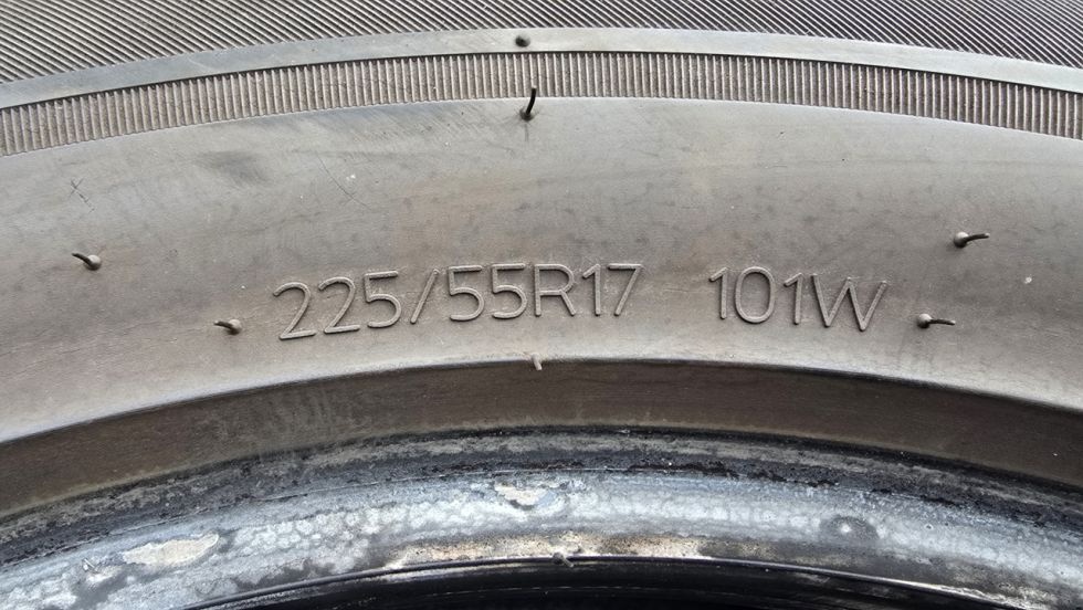 Celoroční pneu 225/55/17 Hankook - 7