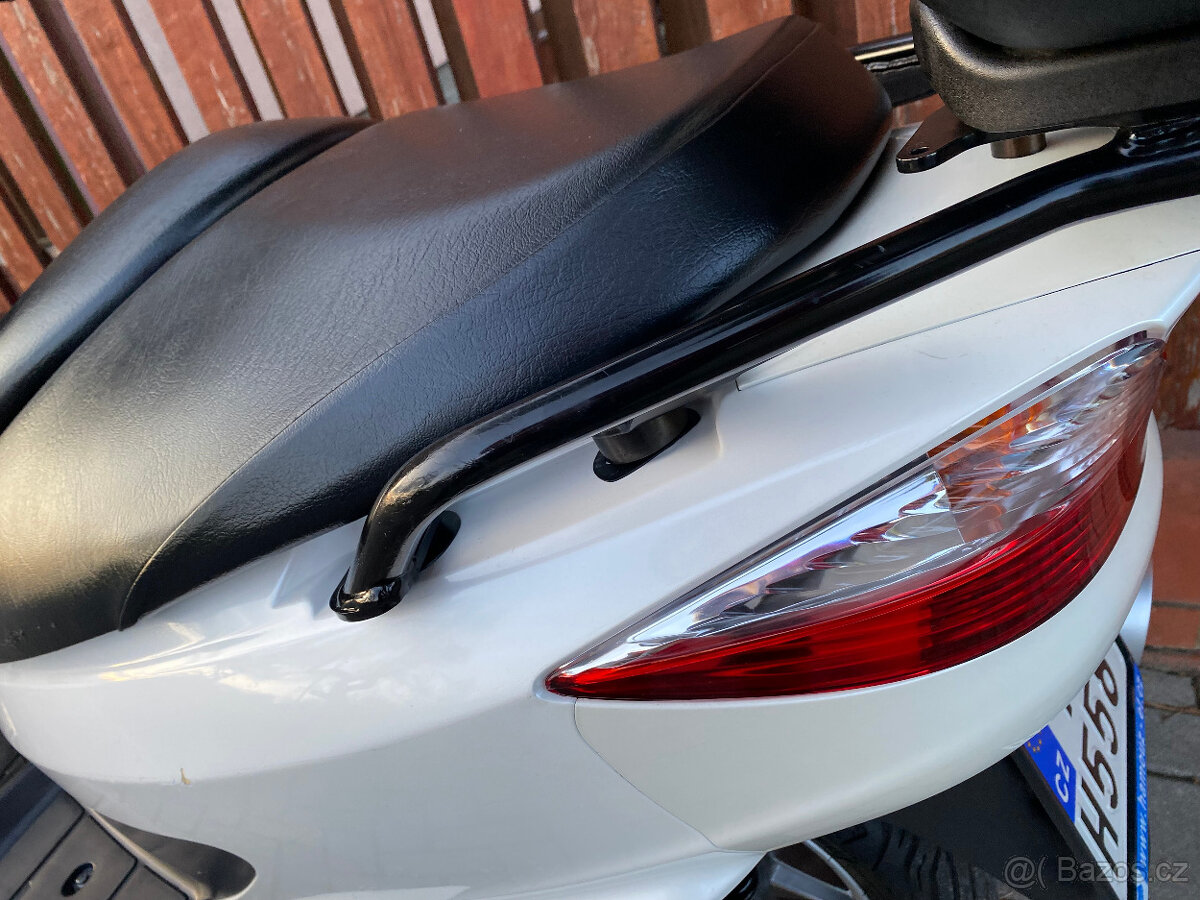 Suzuki Burgman 125 Nové v ČR - 7