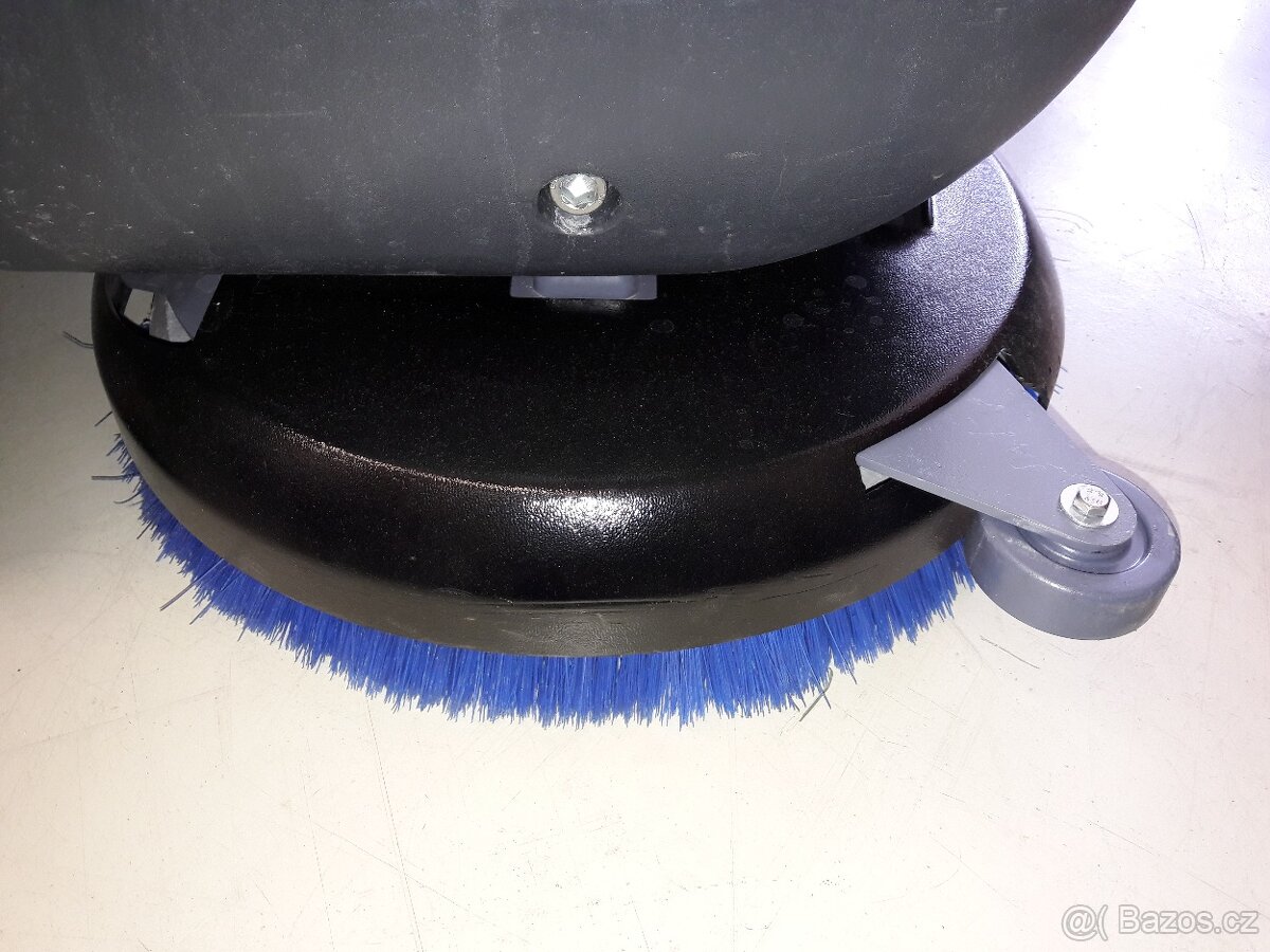 Podlahový mycí stroj Nilfisk BA 410 - 7