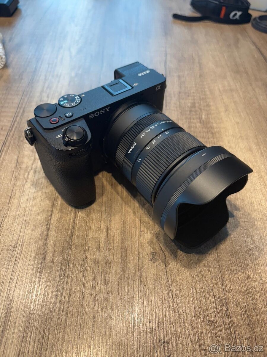 Sony A6700 + Sigma 18-50 mm f/2,8 - 7