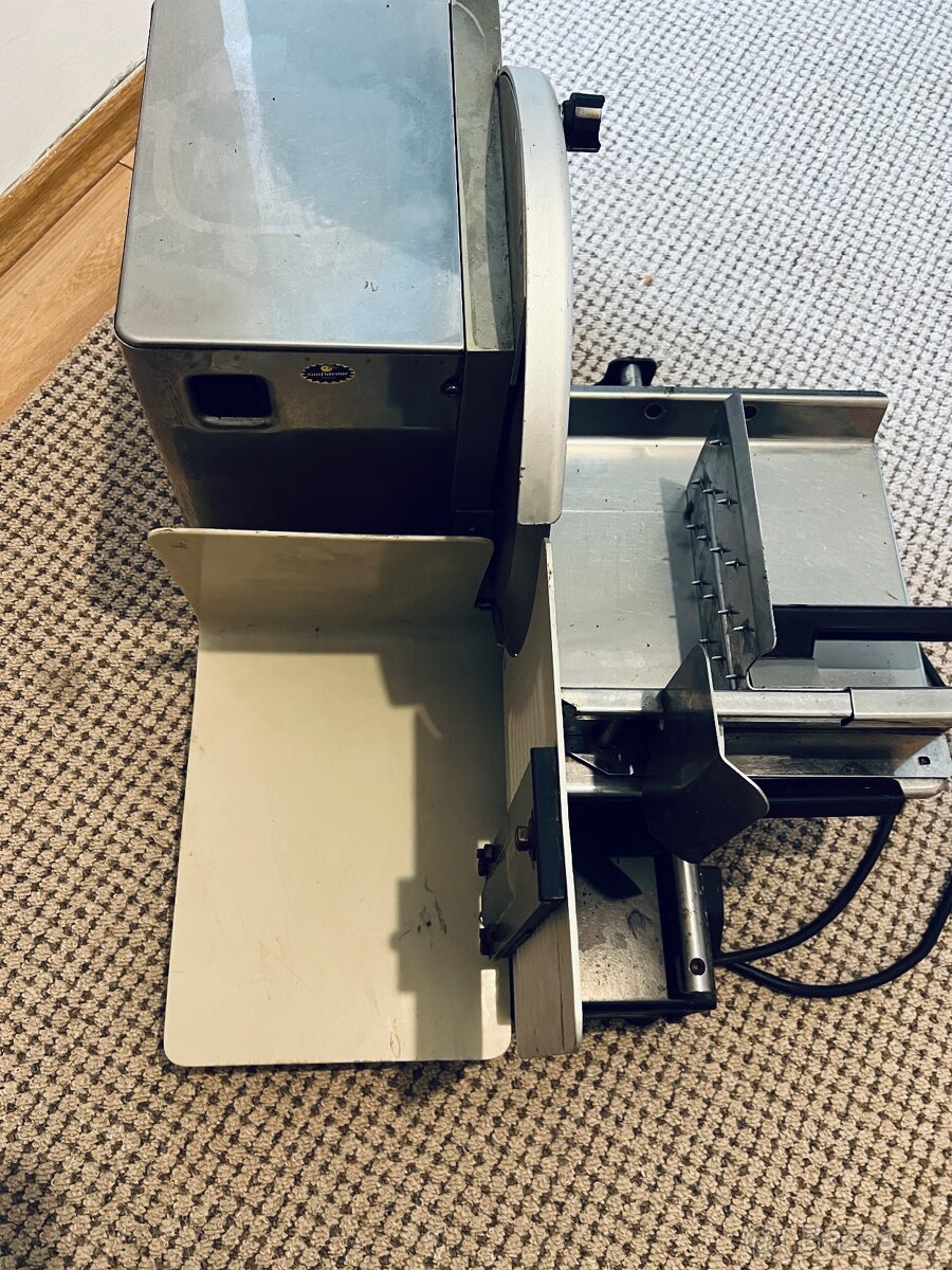 Kráječ, nářezový stroj - 7