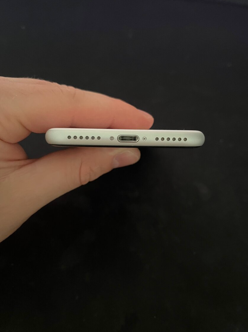 Apple iPhone SE 2022, 64 GB, Bílý – TOP STAV - 7