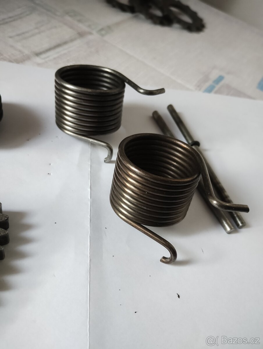 Prodám náhradní díly z motoru jawa 350 / 634 - 7