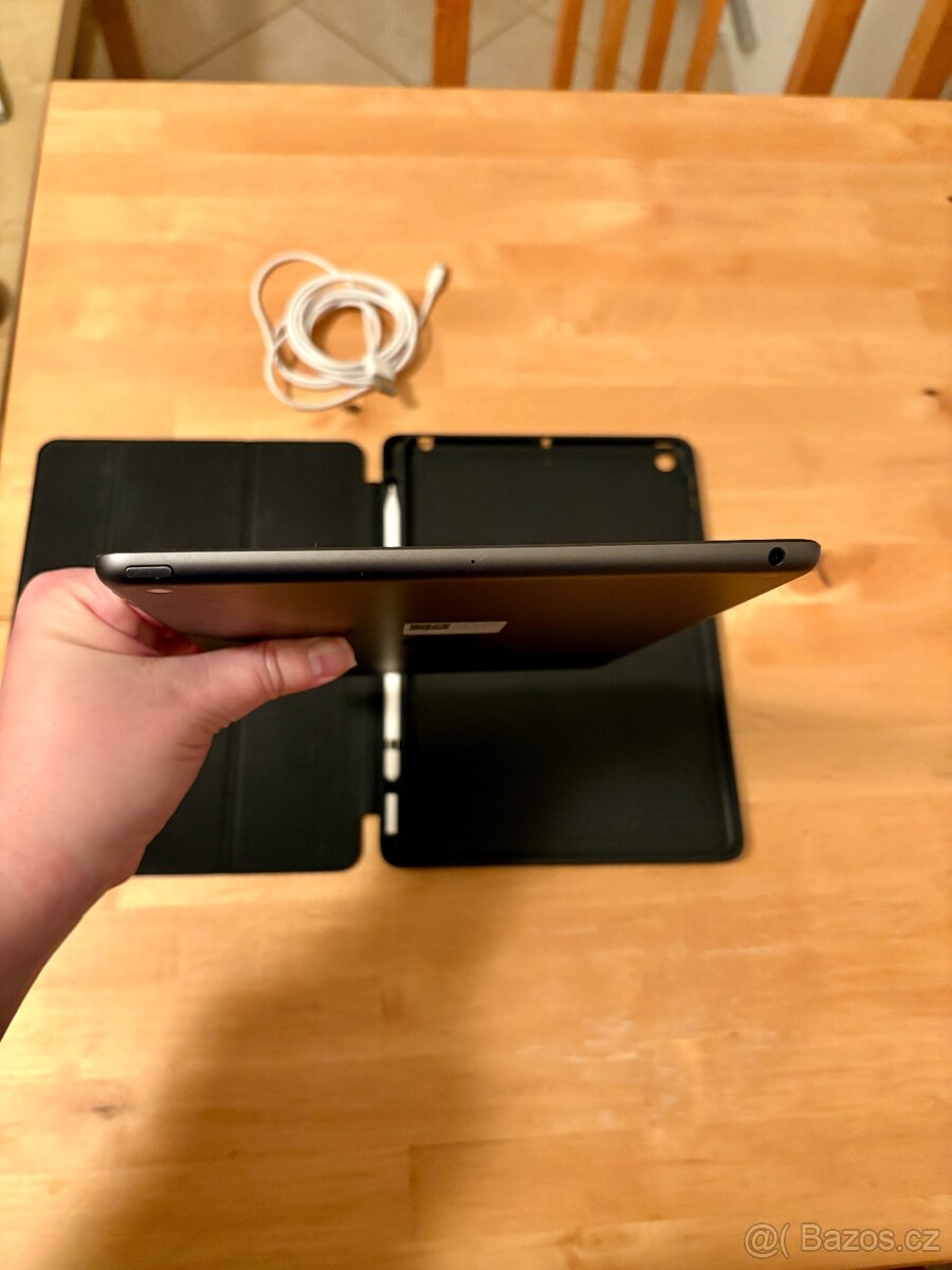 iPad 9. generace 64GB + Apple Pencil 2 + nový kabel + obal - 7