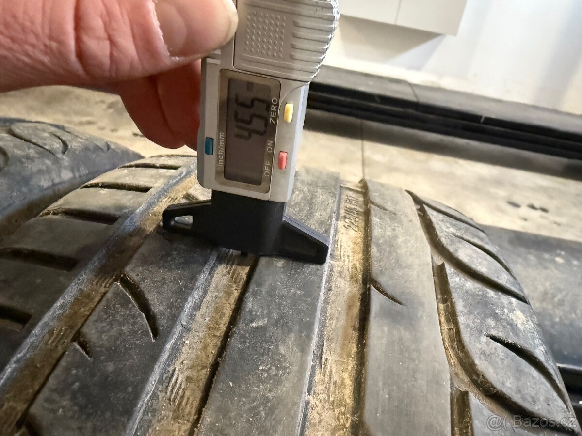 DUNLOP 225/45 R17, 4,5mm - 7