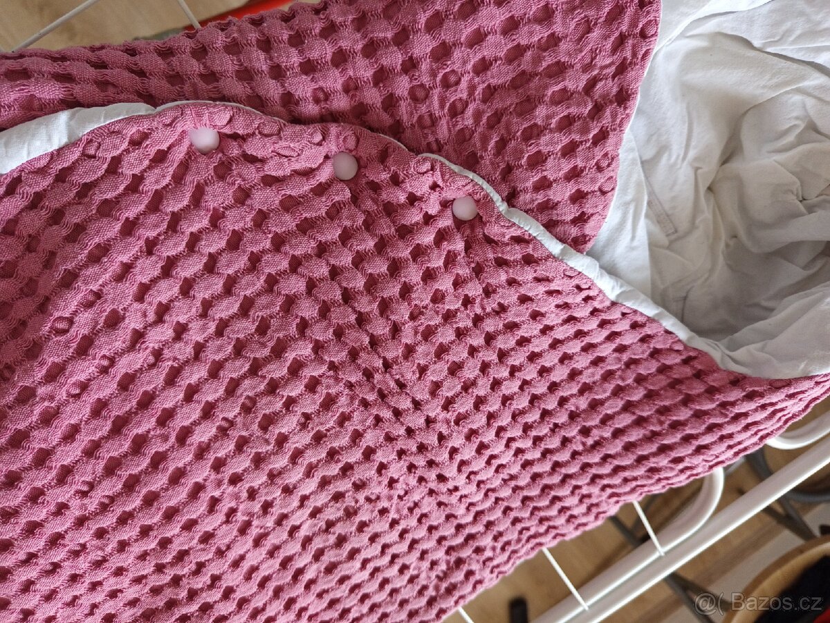 Taška,zavinovačky,spací pytle,povlečení,mantinel - 7