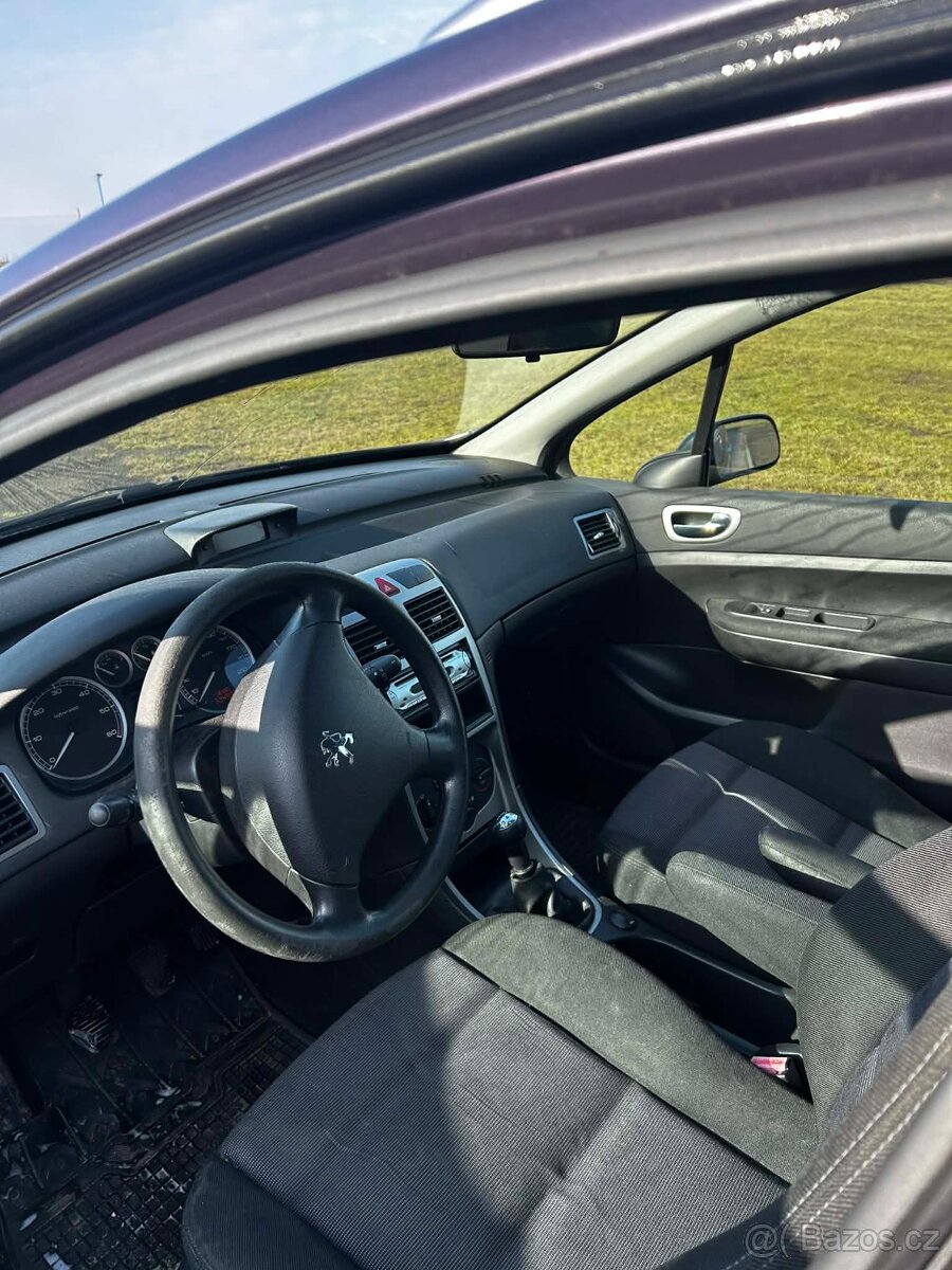 Peugeot 307 (7 míst) - 7