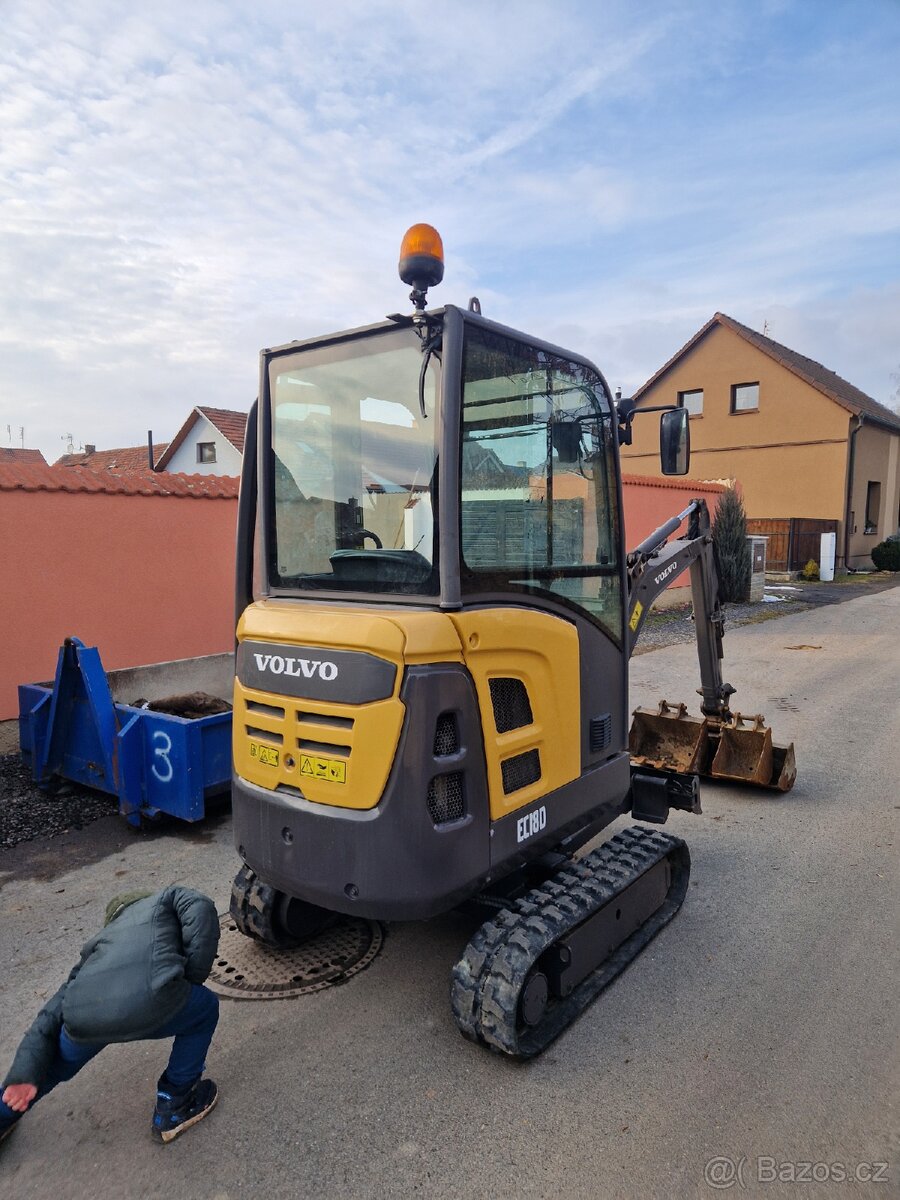 PRODÁM MINIBAGR VOLVO EC18D R.V 2018 - 7