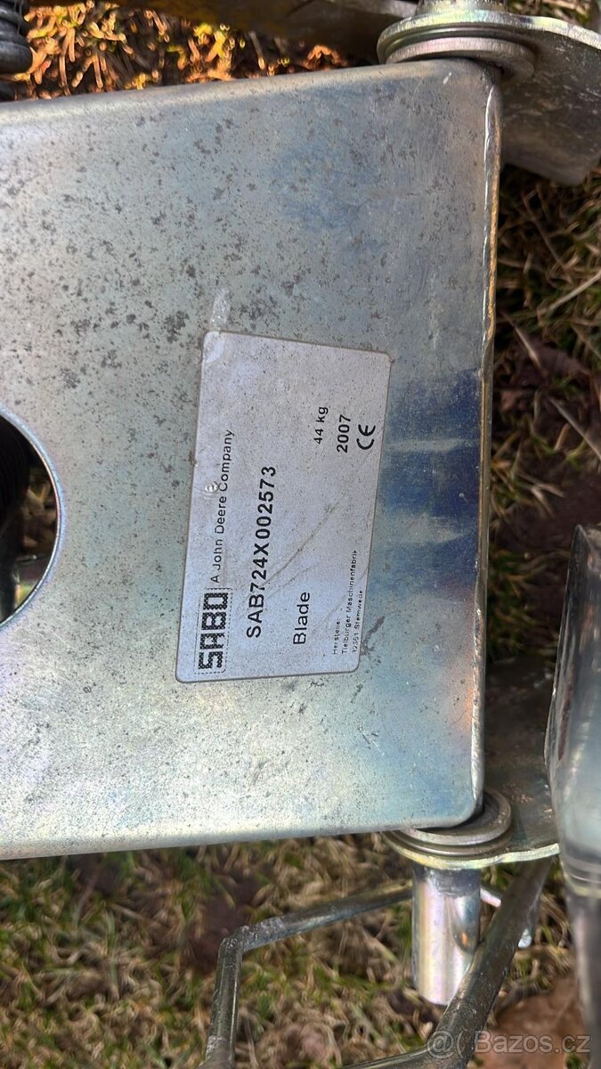 Zahradní traktor s radlicí a vozíkem - 7