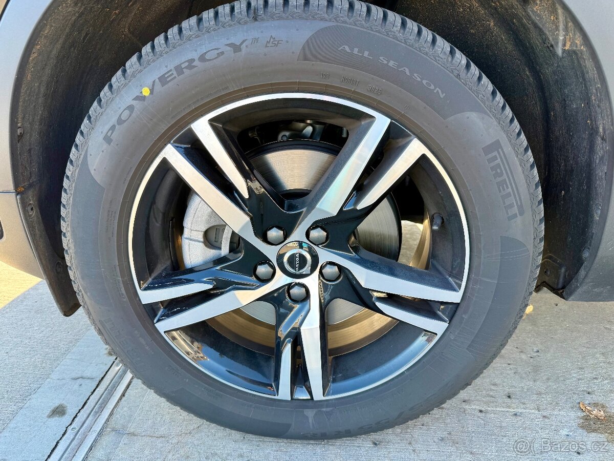 Volvo XC40 PLUS DARK, B4 FWD, 145 kW 2026 - 7