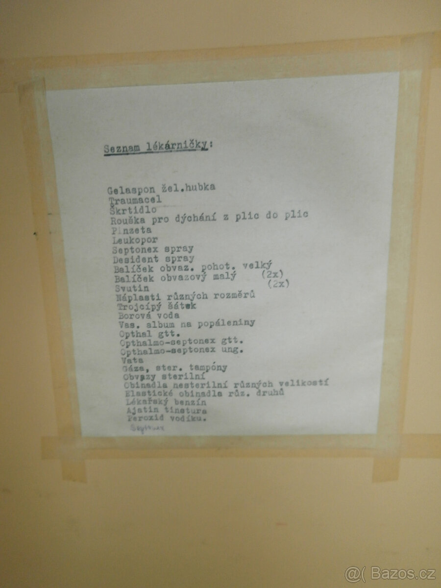 Lékárnička, skříňka dřevěná nábytková se zámkem 400 kč - 7