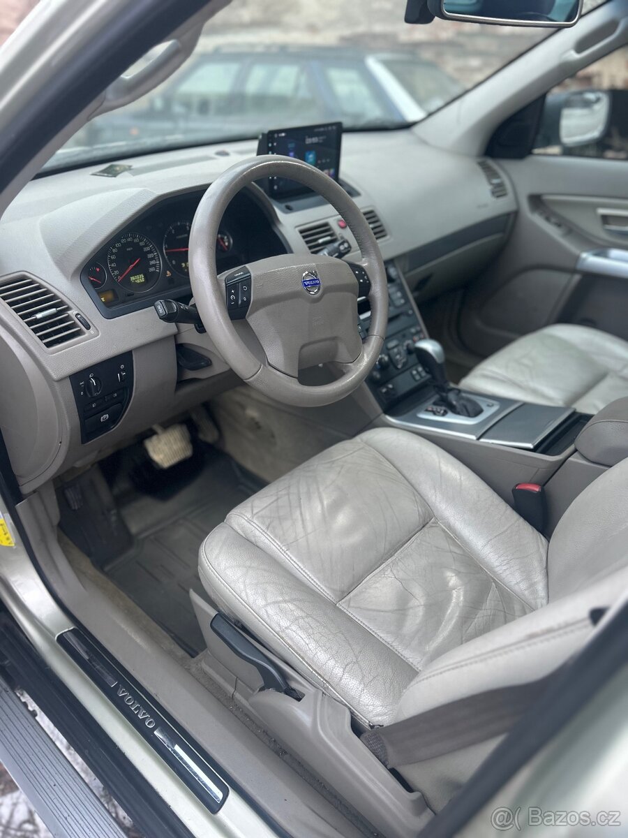 Prodám Volvo XC90 D5, 136kw - 7