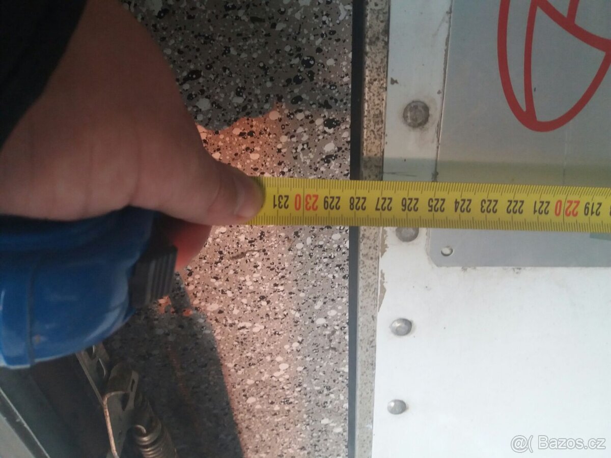 zadní dvoukřídlé dveře značky Aluvan - 7