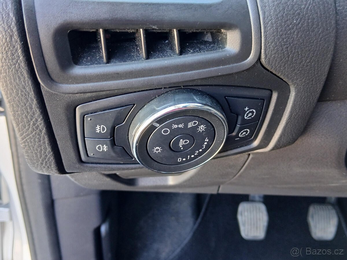 Ford Focus 1.6i , 77 kW benzín, 2011 - 7