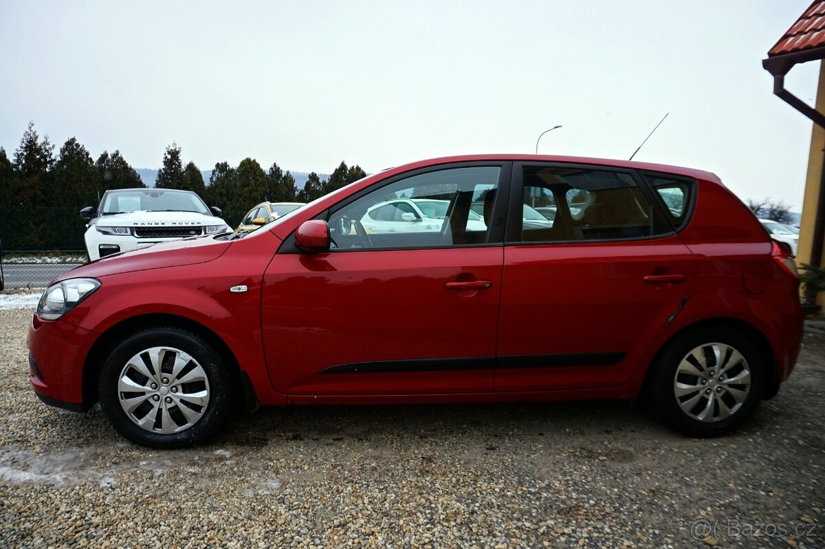 Kia Ceed 1,4 16V 66 kW 2010 HATCHBACK - 7
