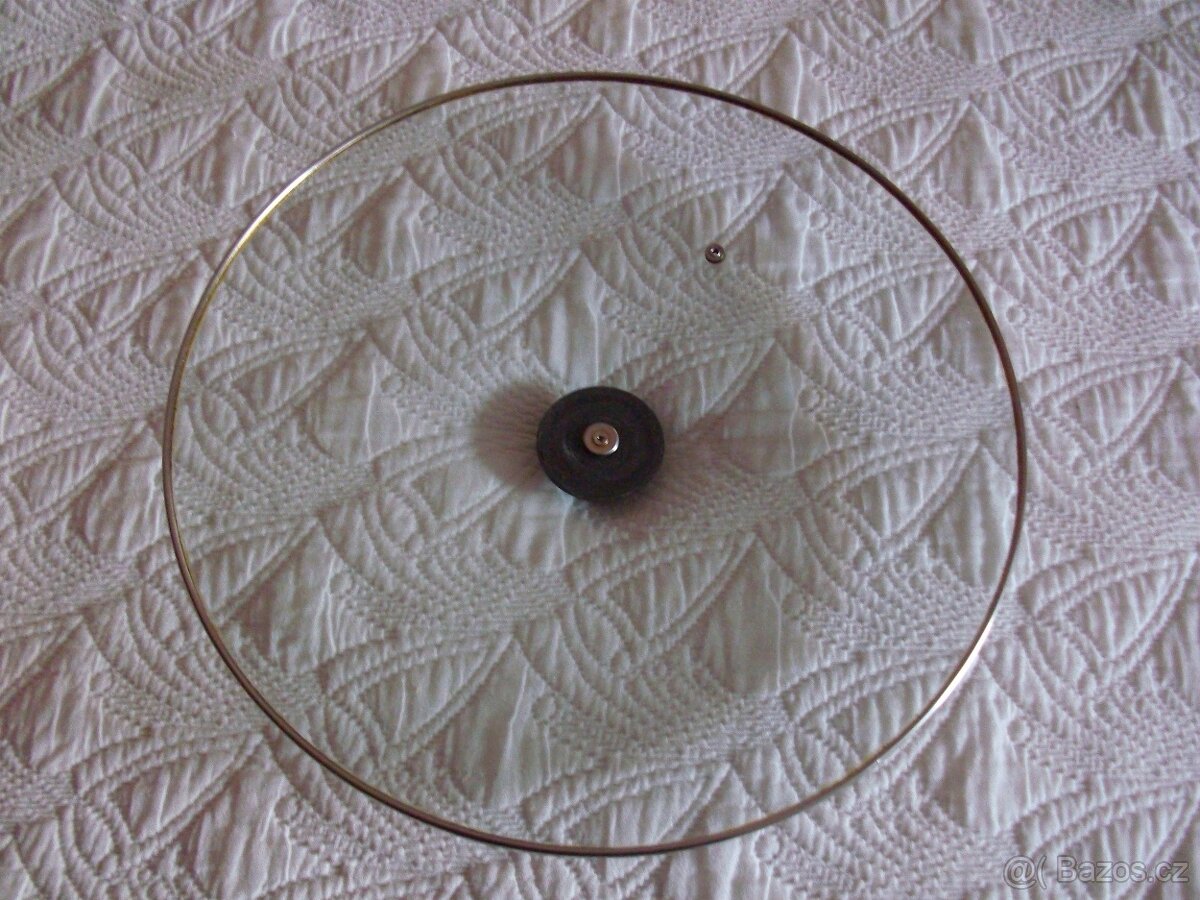 sada skleniček ve stojánku, poklice a forma na řepánky - 7