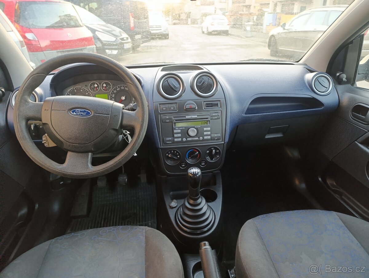 Ford Fiesta 1.3 i - 7