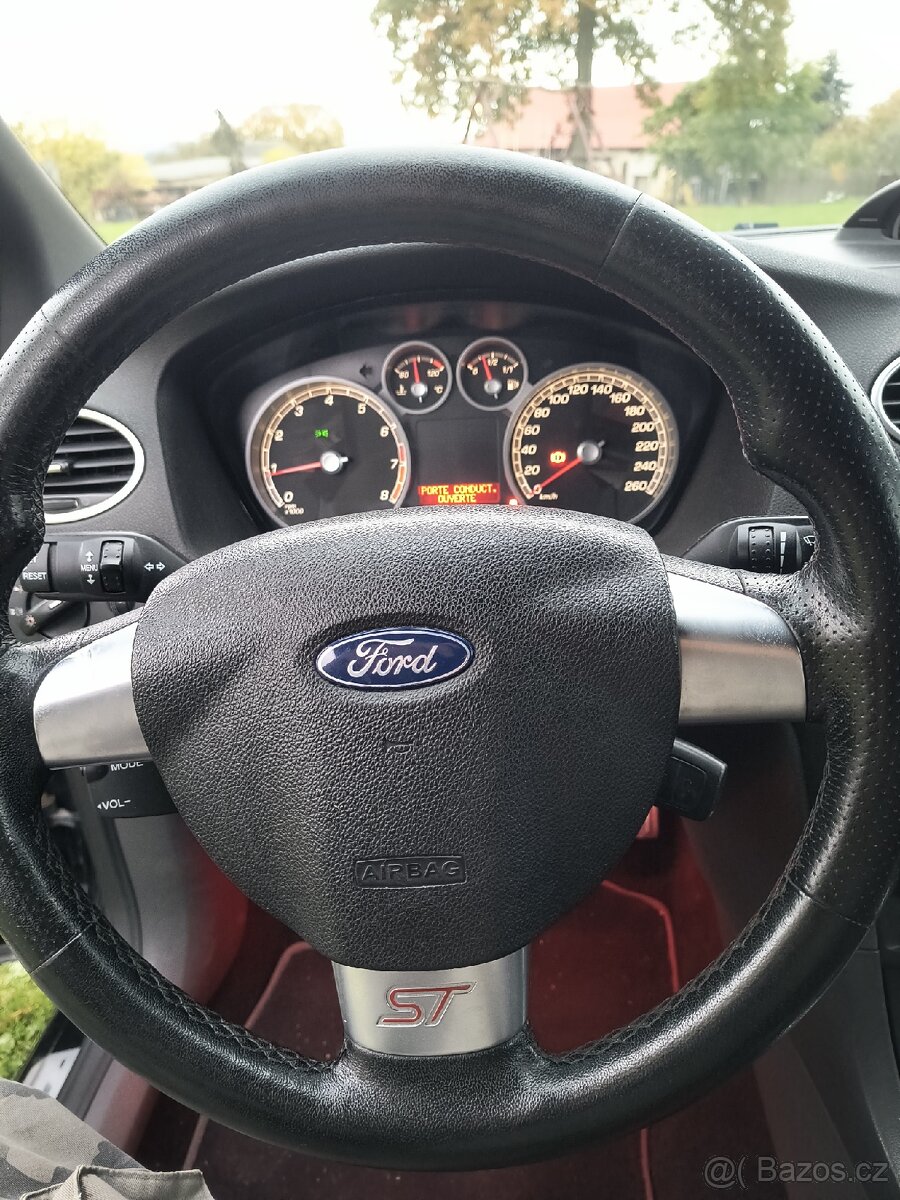 Ford Focus ST - 7