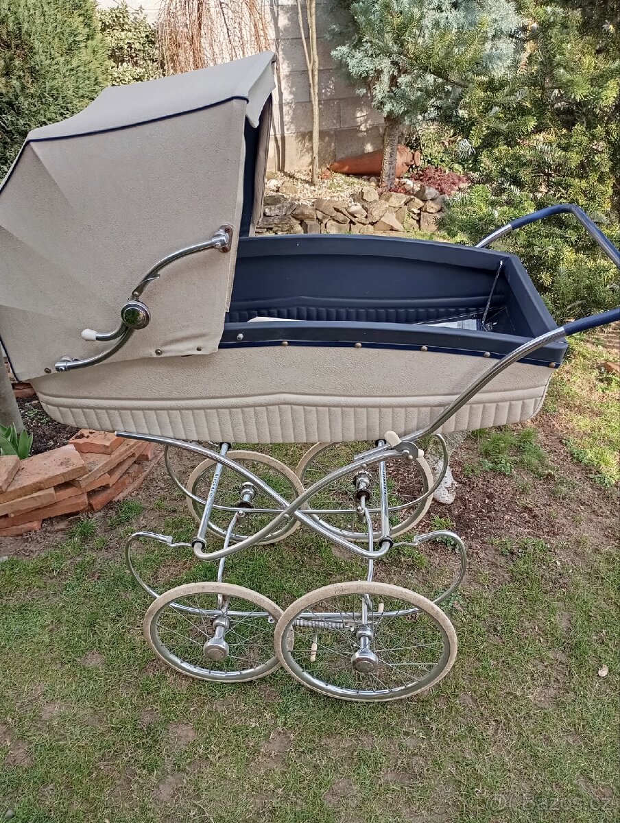 Retro kočárek na dítě - 7