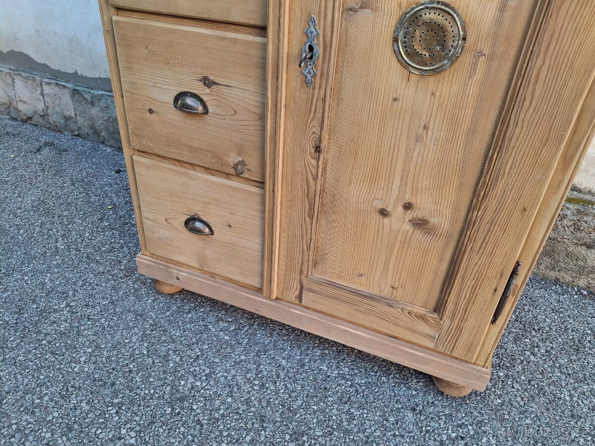 STAROŽITNÁ CHLEBOVKA PO ODBORNÉ RENOVACI - 7