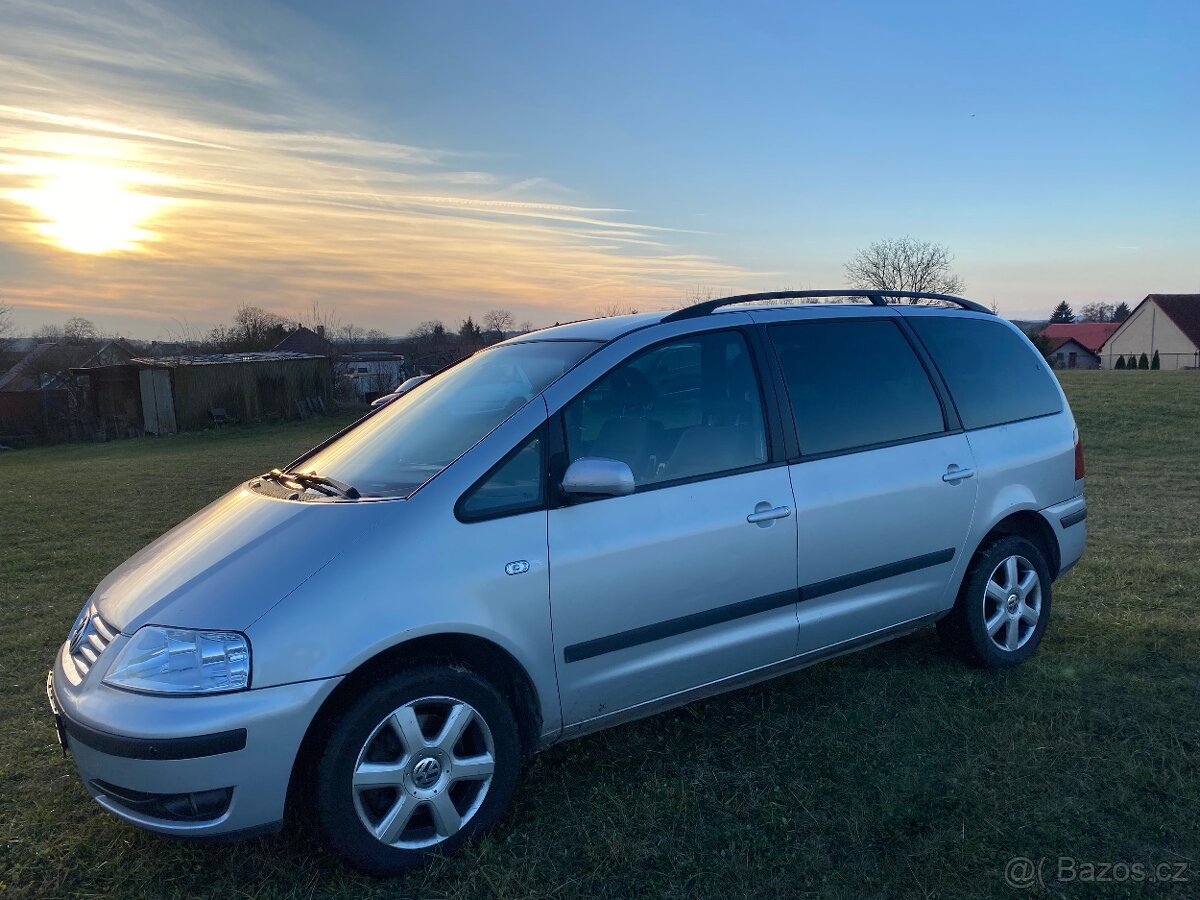 VW Sharan 7 míst 1.9 TDI 96 KW - 7