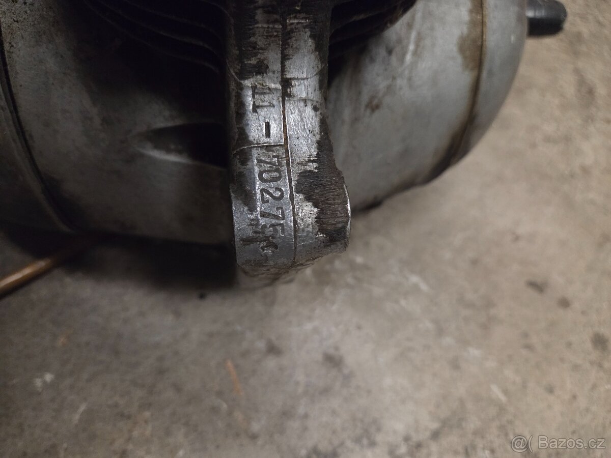 Motor Jawa 250 pérák - 7