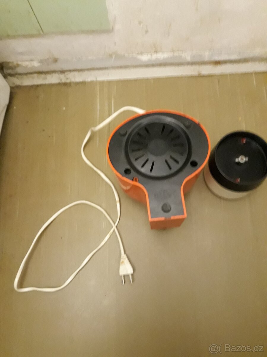 ELEKTRICKÝ MIXÉR ZN. ETA 0010 ( MOTOR ) - 7