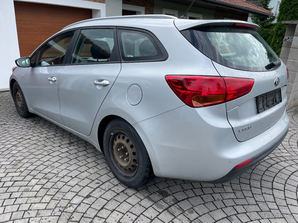 KIa Ceed 1,6 GRDi 100kW - 7