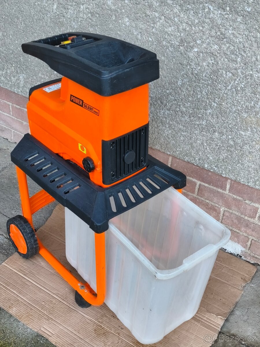Prodám elektrický Válcový drtič Powersilent 2800 W. - 7