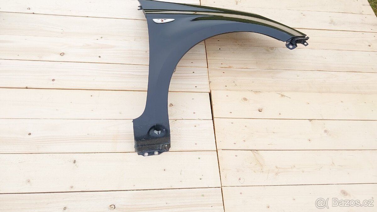 HYUNDAI i20 Blatník PP černý - 7