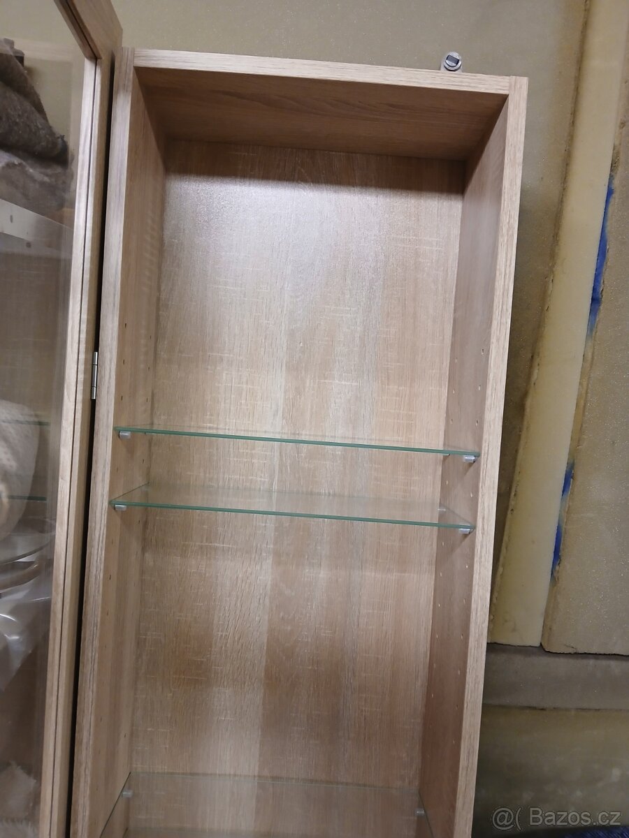 Vitrína závěsná 169x42x18cm - 7