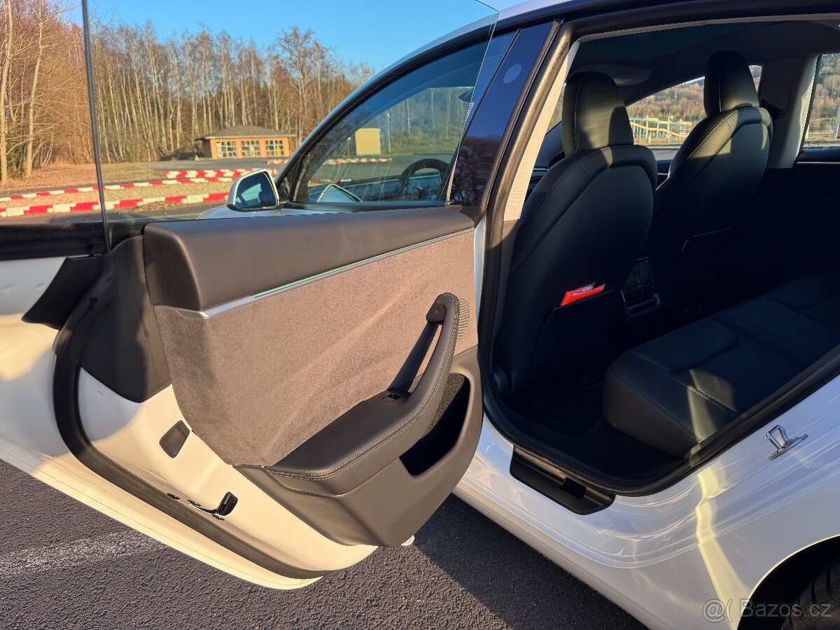 Tesla Model 3 Long Range AWD - 7