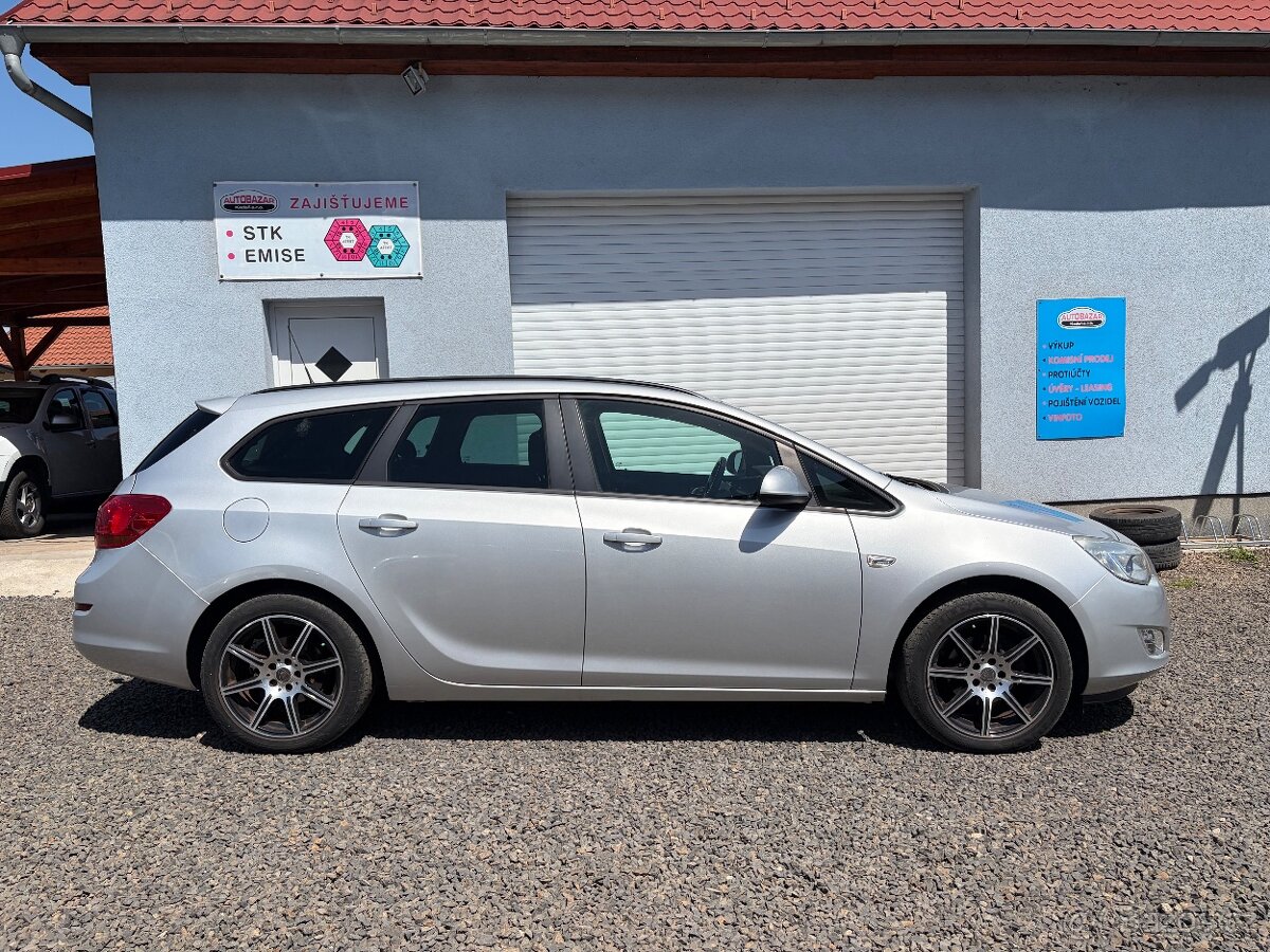 Opel Astra, J KOMBI 1,6 85kW, SERVISKA - 7