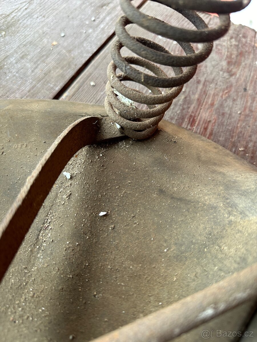 Čz 125T - sedlo - 7