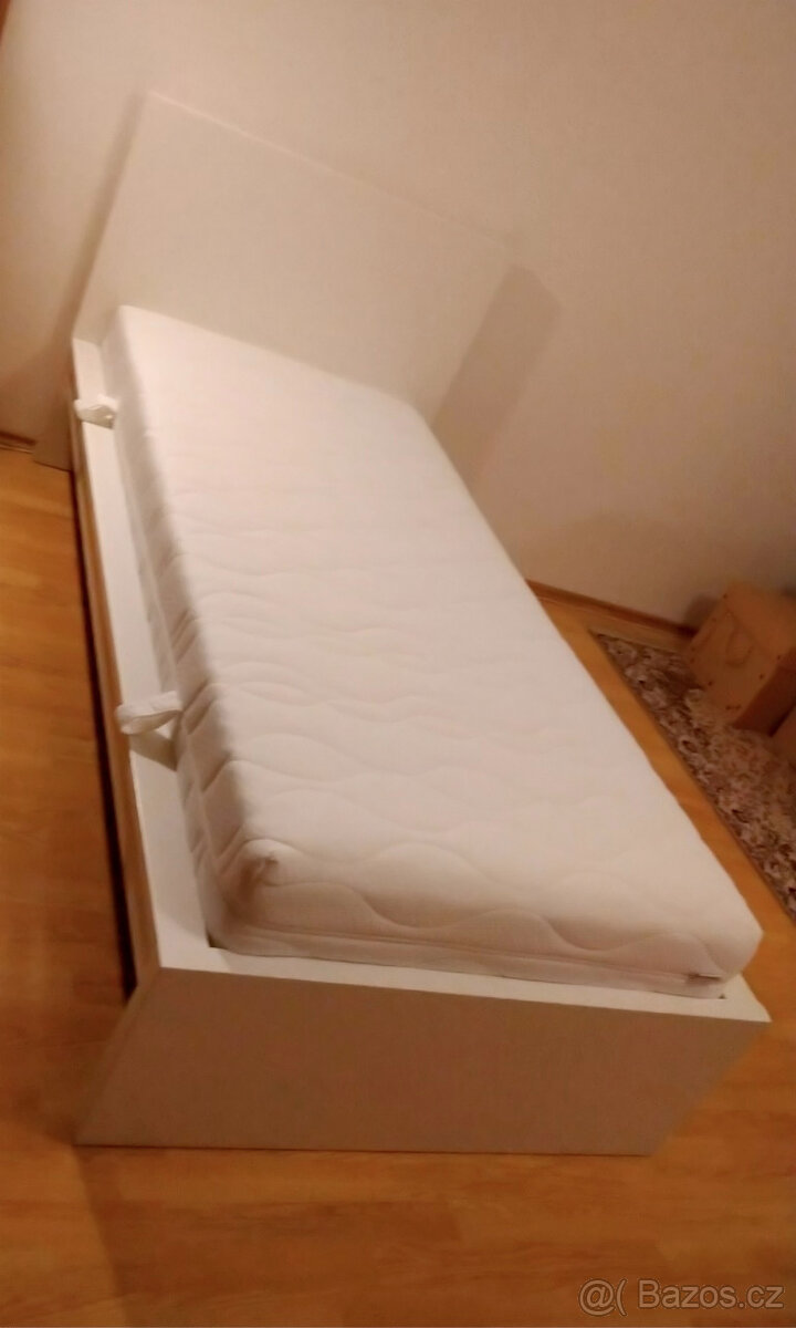 IKEA MALM postel vč. roštu, matrace a 2x šuplík - 7