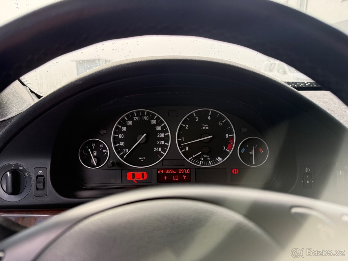 BMW 525i touring - 7