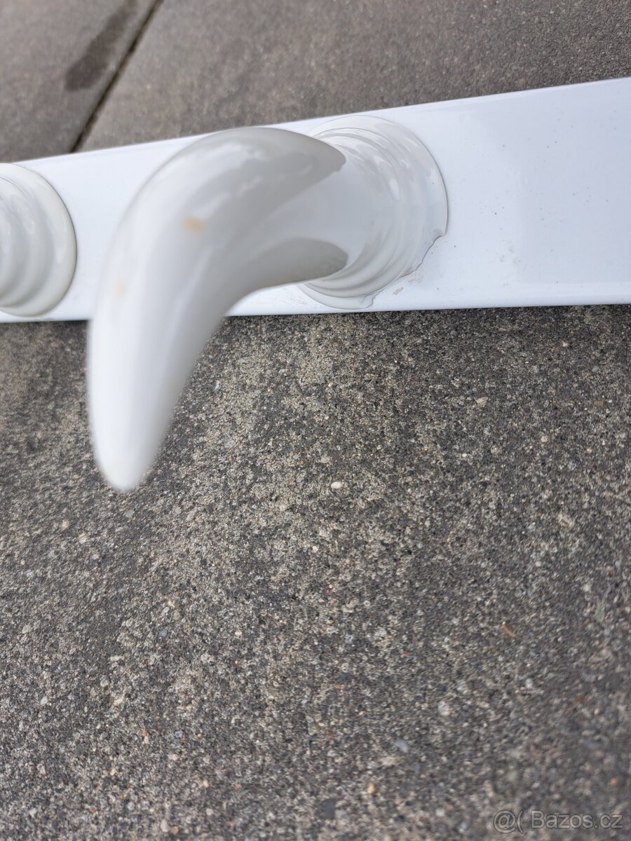 Řeznický věšák - 7