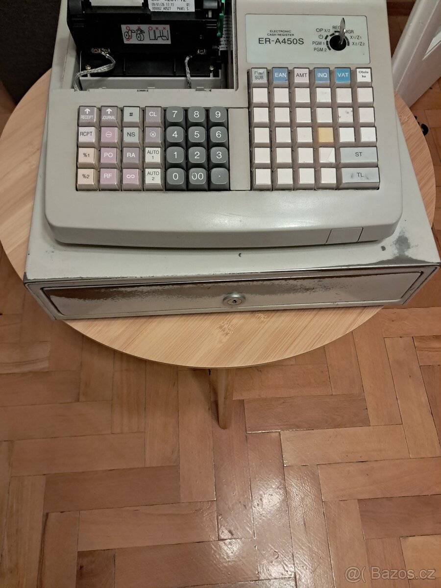 Prodám starší pokladnu Sharp - 7