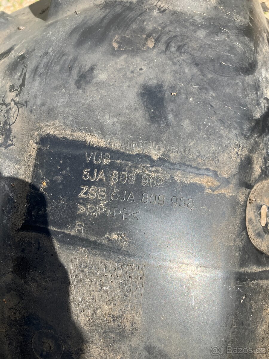 levy pravy predni podbeh podbehy skoda rapid - 7
