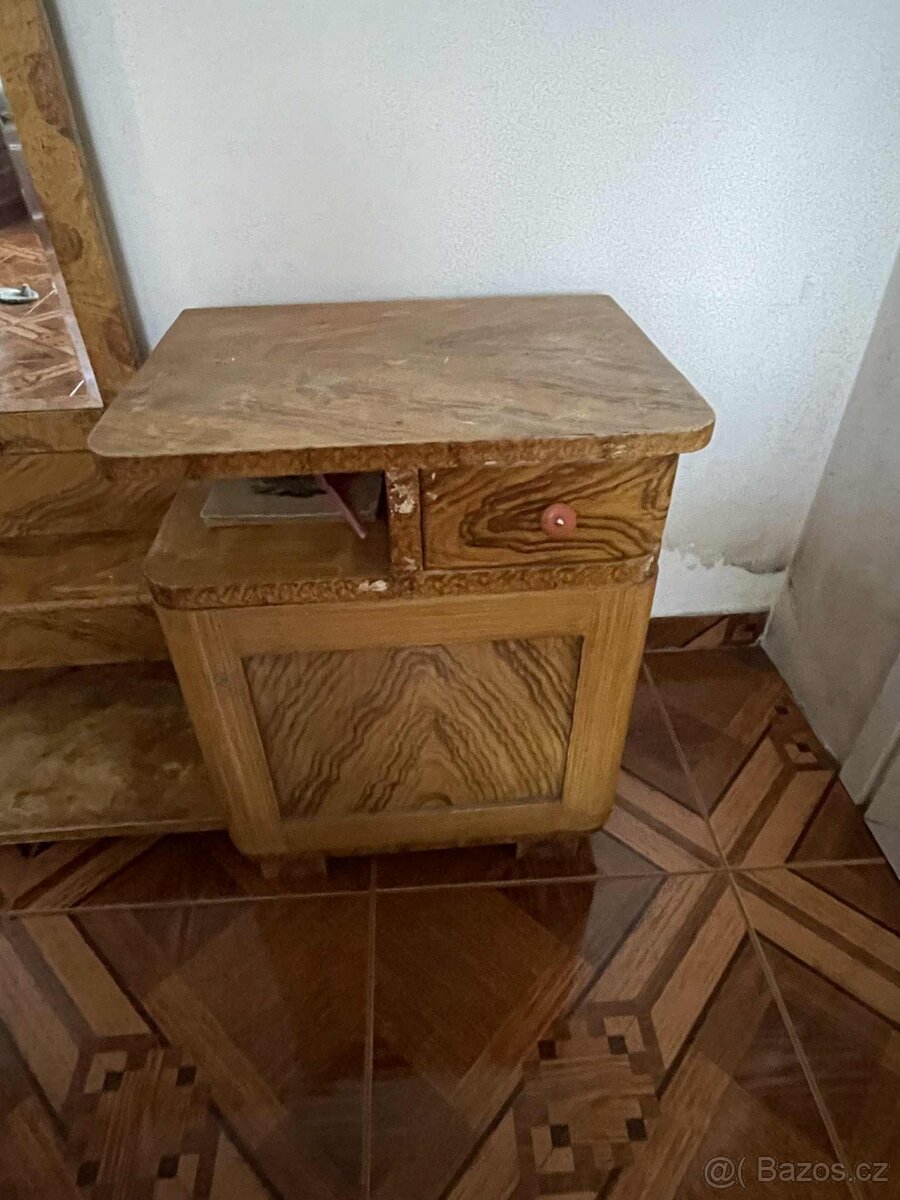 Retro skříně z masivu - 7