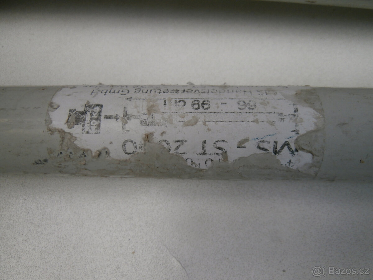 Teleskopická rozpěrná tyč starší za 100 kč. - 7