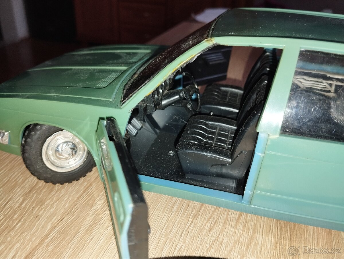 Tatra 613 chromka - 7