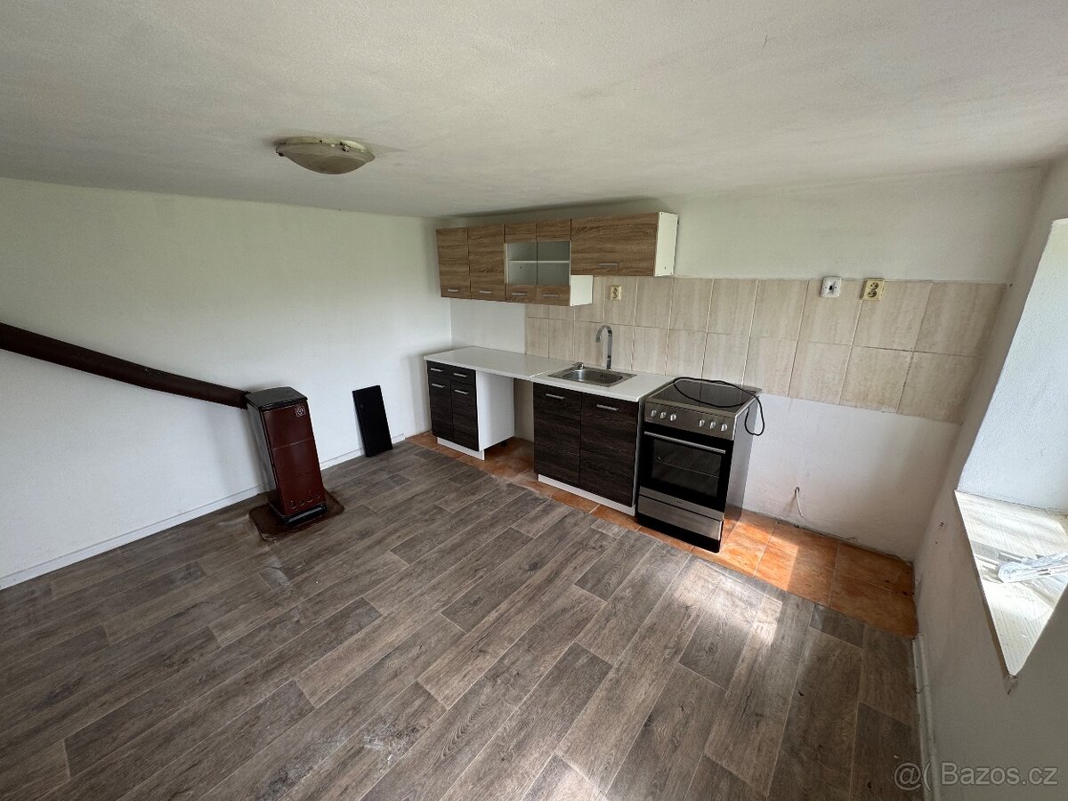 Chalupa Libina, pozemek 1000m2, studna - 7