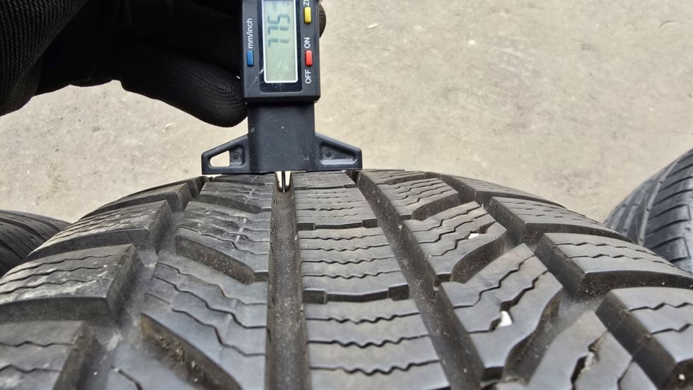 Zimní pneu 205/60/16 Continental - 7