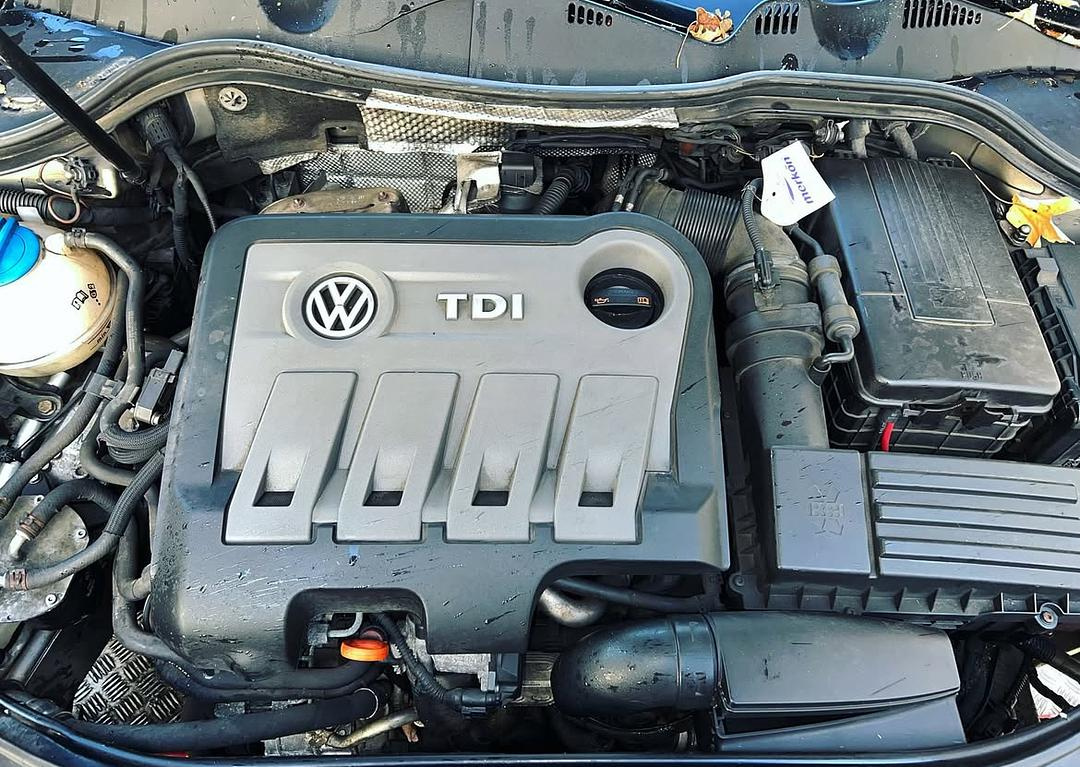 Vůz na náhradní díly VW Passat B7 sedan 2014 CFFB NFV LC8Y - 7