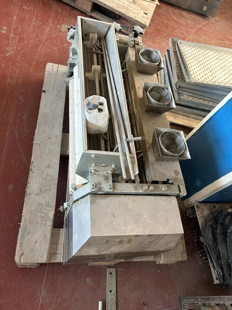 Rohlíkovače na tvarování těst - 7